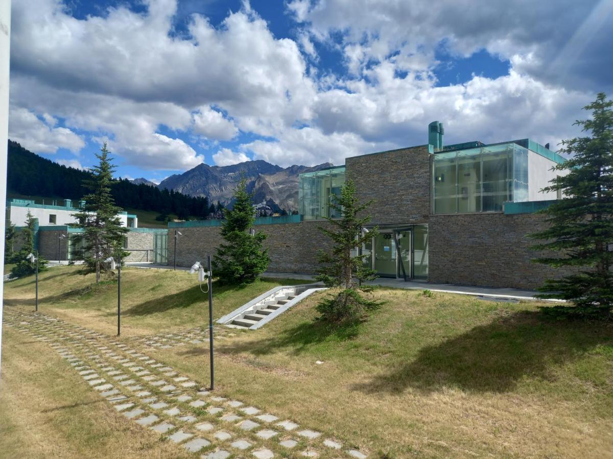 46 Vale C'E' Al Villaggio Olimpico Di Colle Sestriere Exteriér fotografie